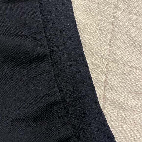 NWT Fabletics High-Waisted 7/8 leggings - Picture 3 of 5